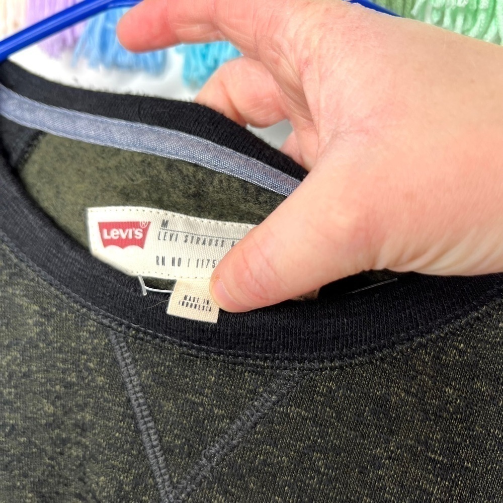 Levi’s Men’s Henley Cozy Crewneck Hunter Green Charcoal Gray Sweatshirt Medium - Picture 8 of 14